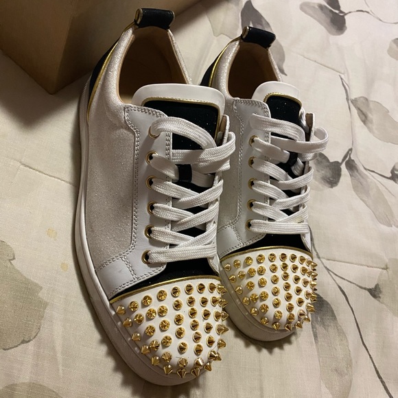 Christian Louboutin - Picture 1 of 13